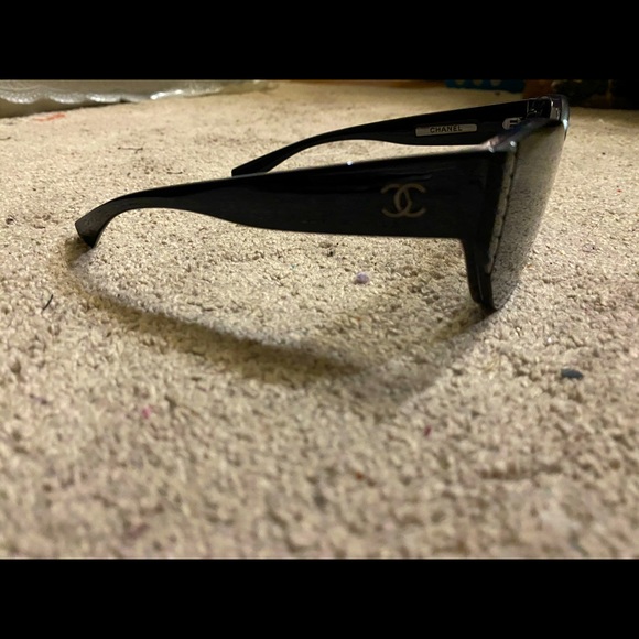 Chanel Sunglass - Picture 2 of 6